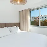 Star Lit Jacuzzi Apartment