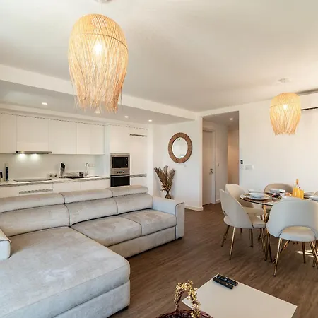 Star Lit Jacuzzi * Камара-де-Лобуш