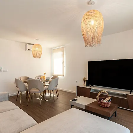 Апартаменты Star Lit Jacuzzi *