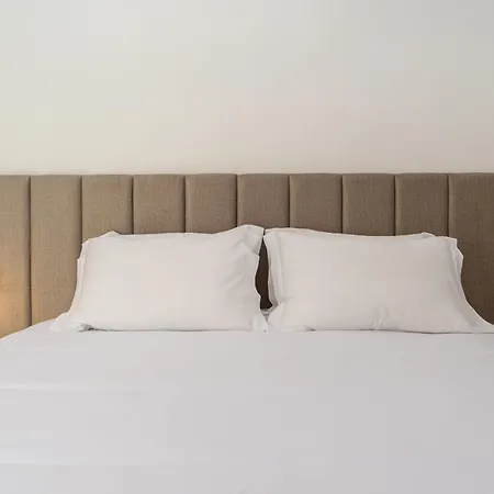 Star Lit Jacuzzi Апартаменты Камара-де-Лобуш