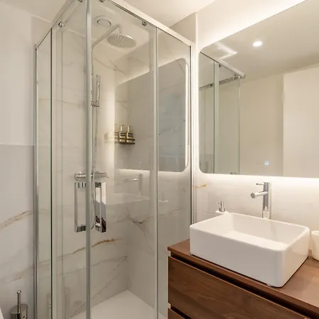 Апартаменты Star Lit Jacuzzi *