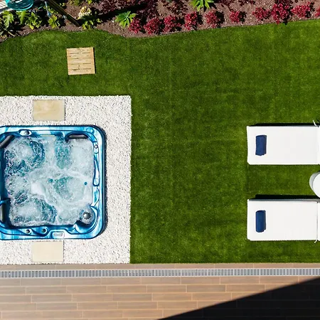 Star Lit Jacuzzi Камара-де-Лобуш