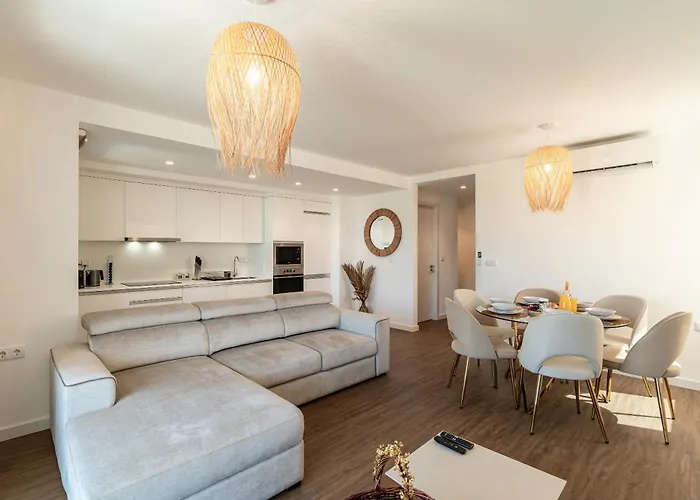 Star Lit Jacuzzi * 카메라데로보스